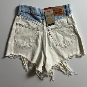 NWT Levi’s High Waisted Mom Shorts, Size 25